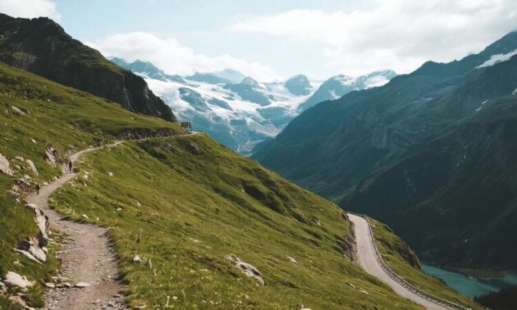 Furka Pass: Lintasan Gunung Menakjubkan di Swiss
